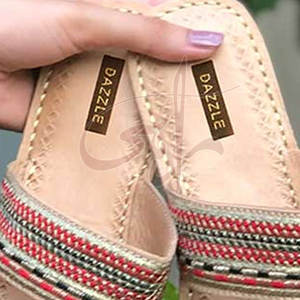 Nueva Llegada, Zapatos Kolhapuri para Mujer, de Cuero de Alta Calidad, con Estampado de Moda, Personalizables, a Precio Económico - Product Image 6