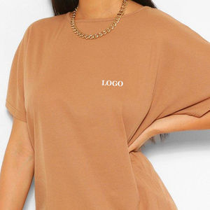 Conjunto de pantalones cortos de alta calidad OEM para mujer, conjunto de pantalones cortos de poliéster transpirable de secado rápido con cuello redondo para mujer, conjunto de pantalones cortos de moda más vendidos para mujer - Product Image 4