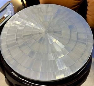 Decoración de Mesa de Lujo para el Hogar de Halloween con Gema de Labradorita Crema Hecha a Mano - Product Image 1