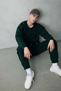 <b>Men's</b> Dark Green Full Sleeve Sweatshirt Loose Fit Cotton & Polyester Bland Fabric Rib Trimmed Neck Dropped Shoulder for Winter - Product Image 5