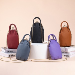 Bolso Ando para Mujer, de Cuero Vacuno Genuino, con Cierre de Broche, para Teléfono, con Asa Superior y Correa de Hombro de Cadena - Product Image 3
