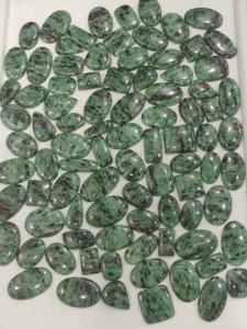 พลอยทับทิม Zoisite ธรรมชาติสำหรับทำเครื่องประดับงานแฮนด์เมดขนาดและรูปร่างผสมขายส่ง - Product Image 2