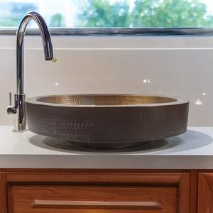 Lavabo Redondo de Metal Martillado con Acabado de Latón de Lujo para Baño, Fabricante Mayorista OEM. - Product Image 6