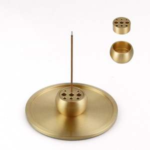 Brûleur d'encens en métal doré élégant, style minimaliste, parfait pour la décoration de la maison, la méditation, le temple et le bureau, vente en gros en provenance d'Inde - Product Image 6