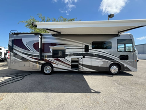 Used 2021 T-h-o-r P-a-l-a-z-z-o 33.6 <b>Trailer</b> - Product Image 6