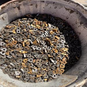 Residuos de Carburo de Tungsteno de Grado HMS Premium (Forma de Escamas) 100 kg de CA para Reciclaje al por Mayor y Uso Industrial - Product Image 5