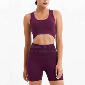Ensemble de yoga en polyester et élasthanne pour femmes, haute qualité, taille élastique sans couture, motif uni, résistant à l'eau, vente chaude d'été - Product Image 2