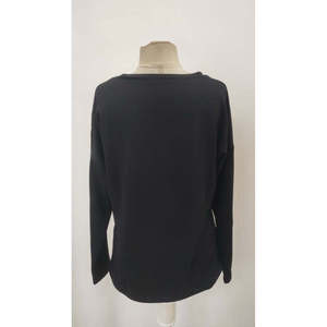 Blusa de viscosa de dos hilos con cuello en V y manga larga para mujer, 29975 - Negra - Product Image 6
