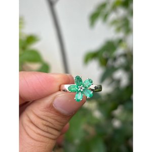 925 <b>Silver</b> Natural <b>Emerald</b> Fashionable Floral Design Adjustable Gold-Plated Inlay <b>Ring</b> Classic Engagement <b>Ring</b> for All Occasions - Product Image 1