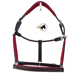 Conception personnalisable de licou de luxe de cheval en cuir de haute qualité avec canal vide sur le nez et le rembourrage rouge de la pièce de joue - Product Image 1