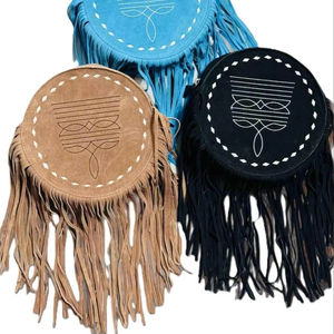 Bolsa de cantimplora de cuero de gamuza ecológica con estampados de animales bohemios duraderos con cremallera para aventuras de viaje en todas las estaciones - Product Image 1