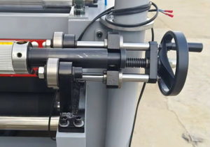 Machines de laminage thermique multifonctionnelles automatiques <span class=keywords><strong>pour</strong></span> le travail du bois, panneaux MDF, WPC, <span class=keywords><strong>PVC</strong></span>, <span class=keywords><strong>profil</strong></span>és thermiques de 1350 mm - Product Image 4