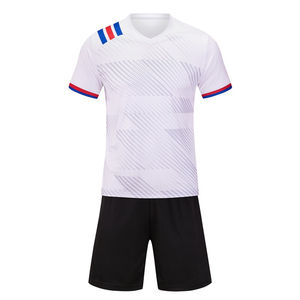 ชุดกีฬาฟุตบอลชายแบบใหม่ปี 2026 รับผลิตตามแบบ (OEM) เสื้อและกางเกงแบบซับลิเมชั่นสั่งทำได้ ขายส่งชุดทีม - Product Image 5