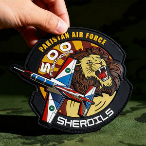Écusson en PVC personnalisé de la <span class=keywords><strong>division</strong></span> aérienne du Pakistan, fabrication directe, logo en caoutchouc souple 3D avec dos auto-agrippant - Product Image 2