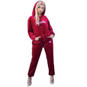 Ensemble de sweat-shirt en velours rouge pour femmes, coton doux, vêtements de détente élastiques, style décontracté, survêtement, haut confortable, tenue - Product Image 1