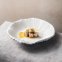 Inventieve Groothandel Onregelmatig Porseleinen Servies Restaurant Antwoord Keramische Slakom Feestbord Voor Bruiloftsbanket