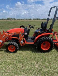 รถแทรกเตอร์ขนาดเล็ก Kubota B2301 เครื่องยนต์ดีเซล 23 แรงม้า รถไถนาขนาดเล็กขับเคลื่อนสี่ล้อ เครื่องจักรกลการเกษตรสำหรับขาย - Product Image 5
