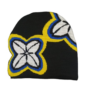 Gorros de Invierno Tejidos Cálidos y Coloridos Unisex para Adultos de Alta Calidad OEM, Gorro de Punto Grueso con Diseño de Estrella Jacquard Personalizado - Product Image 1