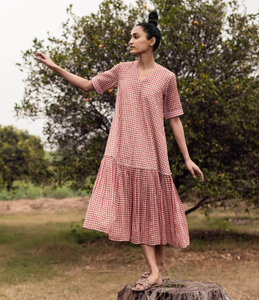 Carreaux imprimés manches courtes thé longueur à volants col en V décontracté femmes imprimé Maxi robes - Product Image 5