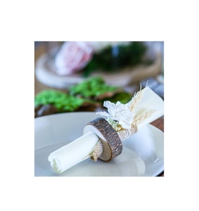 Servilleteros de madera de Casa de Campo rústica tradicional hechos a mano para decoración de mesa de comedor boda banquete fiesta eventos elegantes - Product Image 1