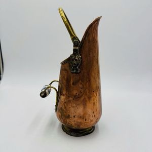 Cubo de carbón de cobre acabado antiguo con un diseño clásico y resistente e ideal para agregar encanto rústico a una chimenea - Product Image 1