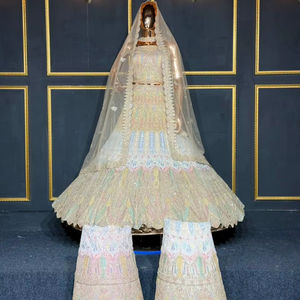 Nouvelle robe de mariée lehenga choli lourde avec des détails en jarkan et un style traditionnel ample - Product Image 1