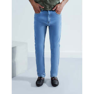 AKIHIKO Jean en denim décontracté coupe droite pour homme Modèle MC2309 - Product Image 1