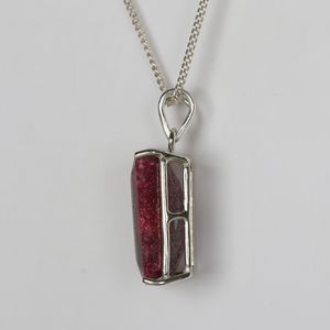 Pendentif Halo d'Émeraude Rouge Créée Taille Ronde 2.10Ct Plaqué Or Blanc 14K - Product Image 3