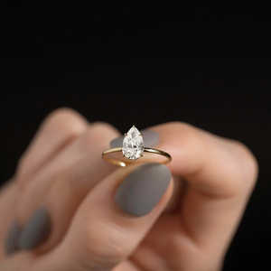 Bague de fiançailles Solitaire Vintage élégante et durable en argent 925 ronde coupe brillante Moissanite Alternative au diamant - Product Image 1