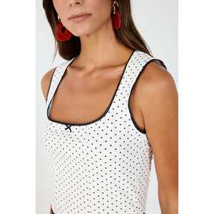 Top Corto con Tirantes Gruesos y Estampado de Lunares - Product Image 4