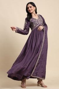 Conjunto de Kurta Anarkali Étnico Morado G249 para Mujer de Trendmalls, Salwar Dupatta de Crepé Chinon con Bordado y Lentejuelas, Estilo Indio Pakistaní - Product Image 3