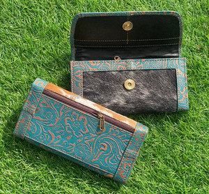 Nouveau Design Offre Spéciale Western véritable peau de vache portefeuille en cuir de fourrure élégant à la main Turquoise sculpture en cuir étui de téléphone pochette de luxe - Product Image 4