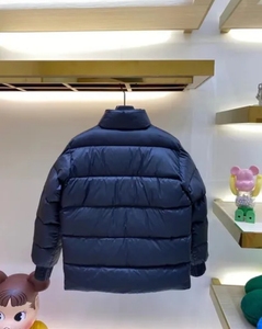 Chaqueta de invierno de diseñador para hombre con logotipo Chaqueta acolchada con capucha y cremallera a prueba de viento a la moda - Product Image 4