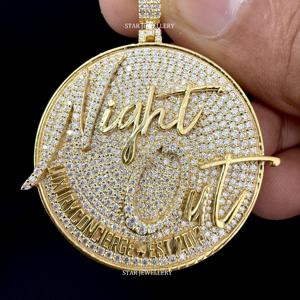 Pendentif unisexe hip-hop en argent sterling avec logo personnalisé, moissanite VVS, coupe ronde brillante - Product Image 1