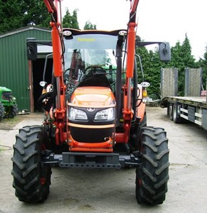 รถแทรกเตอร์คูโบต้ามือสองและใหม่ ขับเคลื่อน 4 ล้อ 60 แรงม้า 75 แรงม้า 80 แรงม้า 120 แรงม้า สำหรับการเกษตร ราคาถูก จัดส่งเร็ว ขายส่ง - Product Image 4
