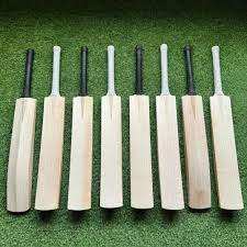 Bate de críquet ligero duradero de primera calidad de calidad superior ROMAN TROOPS cuero genuino y madera para juego y partido internacional - Product Image 3