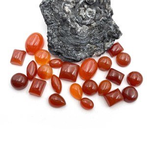 ได้รับการรับรองจาก IGI พลอยสีแดงสีเขียวธรรมชาติพลอยนิล Cabochon ผสม5x7-10x14มม. 100 CT สำหรับการทำเครื่องประดับหลวม34-36ชิ้น" - Product Image 1