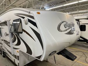 Keystone Cougar 27S-A-B Usado del 2011 - Product Image 2