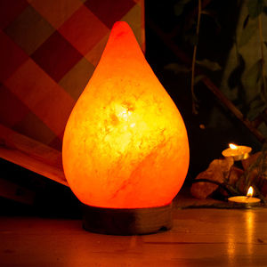 Lampe solaire de nuit moderne de style unique 3D avec base en bois et cadeaux en cristal Lampe de sel personnalisée pour la maison Service OEM - Product Image 3