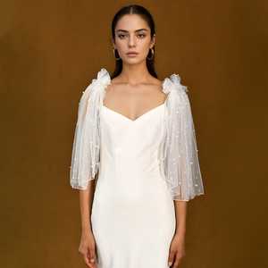 Bridella MG27-I Tocado de Hombro Elegante y Ligero de Perlas y Malla Color Marfil para Bodas, Bailes de Graduación y Eventos Formales - Product Image 6