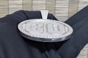 Pendentif Croix Personnalisé en Argent 925 Style Hip Hop, Design Tendance Streetwear Sertie de Diamants Moissanite, Breloques Personnalisées - Product Image 4