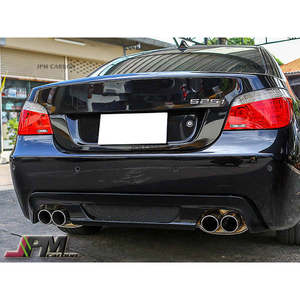 ดิฟฟิวเซอร์หลังคาร์บอนไฟเบอร์และไฟเบอร์กลาสคอมโพสิต JPMCarbon พร้อมปลายท่อไอเสียแบบ Quad สำหรับ BMW E60 M-Sport ปี 2004-2009 ติดตั้งง่าย - Product Image 1