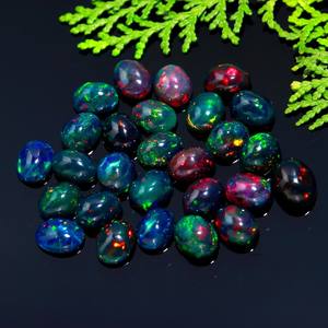 Cabochon d'opale éthiopienne naturelle de qualité supérieure Cabochon d'opale noire multi feu Pierre d'opale éthiopienne noire par Zubeda Gems - Product Image 1