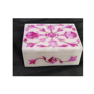 Boîte à bijoux de vadrouille en marbre au design unique avec doublure en velours doux Organisez vos bijoux de maison ou de voyage avec style - Product Image 1