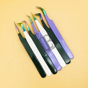 Pince à isolation en acier inoxydable pour extensions de cils en vison, avec logo et embout violet - Product Image 2