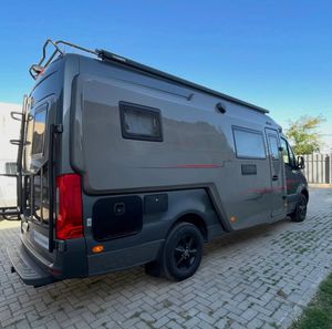 Mobil-home confortable pour le camping et les voyages, idéal pour caravane et camping-car. - Product Image 5