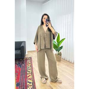 Conjunto de Dos Piezas LUSTRIN para Mujer, Blusa Cruzada de Mezcla Modal y Pantalones Anchos de Cintura Alta con Cinturón - Color Caqui - Product Image 1