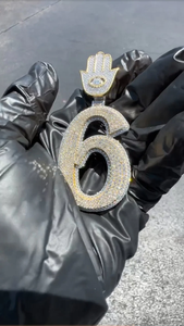 Colgante con número inicial Iced Out, colgante con número de busto hacia abajo, colgante personalizado para hombre, colgante chapado en oro de 18 quilates y plata de ley 925 - Product Image 3