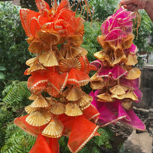 สายอินเดียที่มีสีสันสุทธิหรือ Gota พวงแขวนสำหรับฉากหลังตกแต่งผนังและวัดสำหรับตกแต่ง haldi mestangeet - Product Image 1