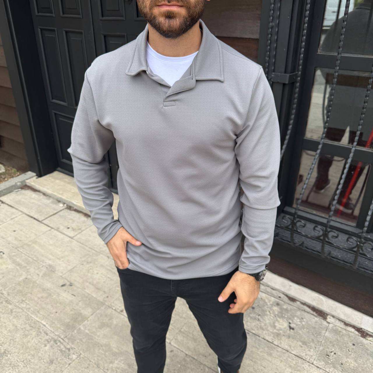 สีเทาเข้ม